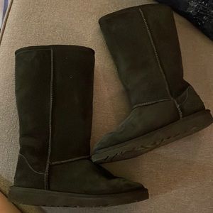 Tall black Uggs kids size 3